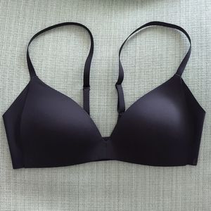 Lululemon Take Shape Bra in Black Size 34A
